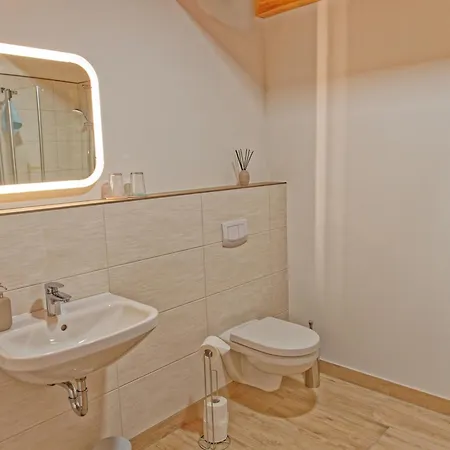 Neu! Junge 2 Apartamento